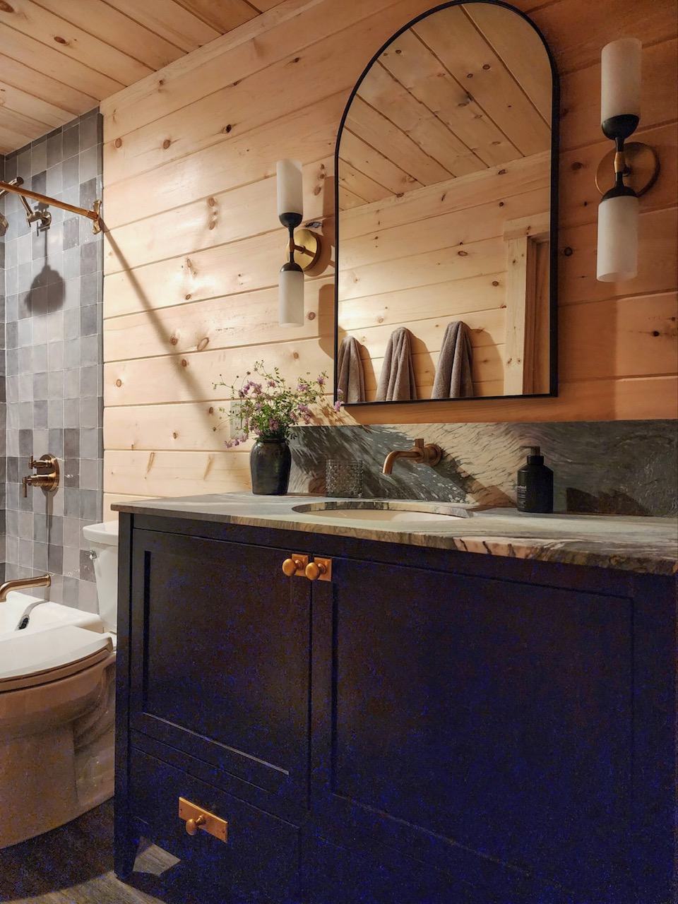 Mill Creek and Company Deluxe Bathroom 02 Mill Creek and Company Deluxe Bathroom